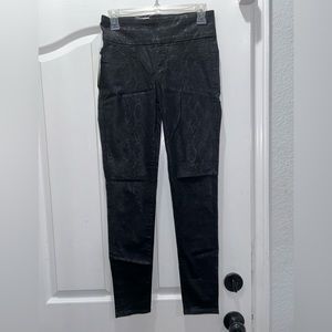 NEW Rock & Republic women’s skinny jegging, black snake print, size  2M
